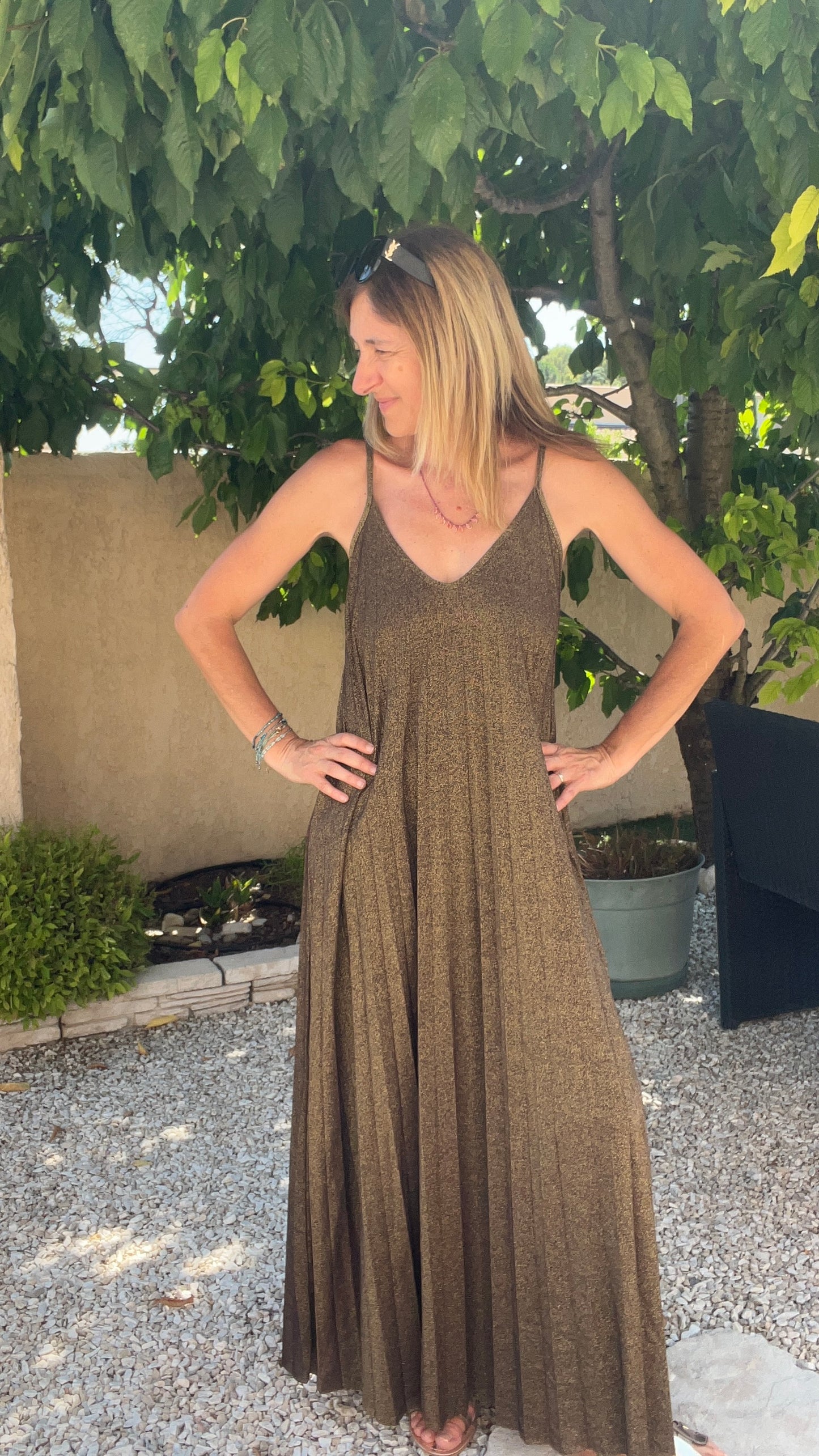 ROBE CHOCOLAT A PAILLETTES PLISSEE "LUMINEUSE"