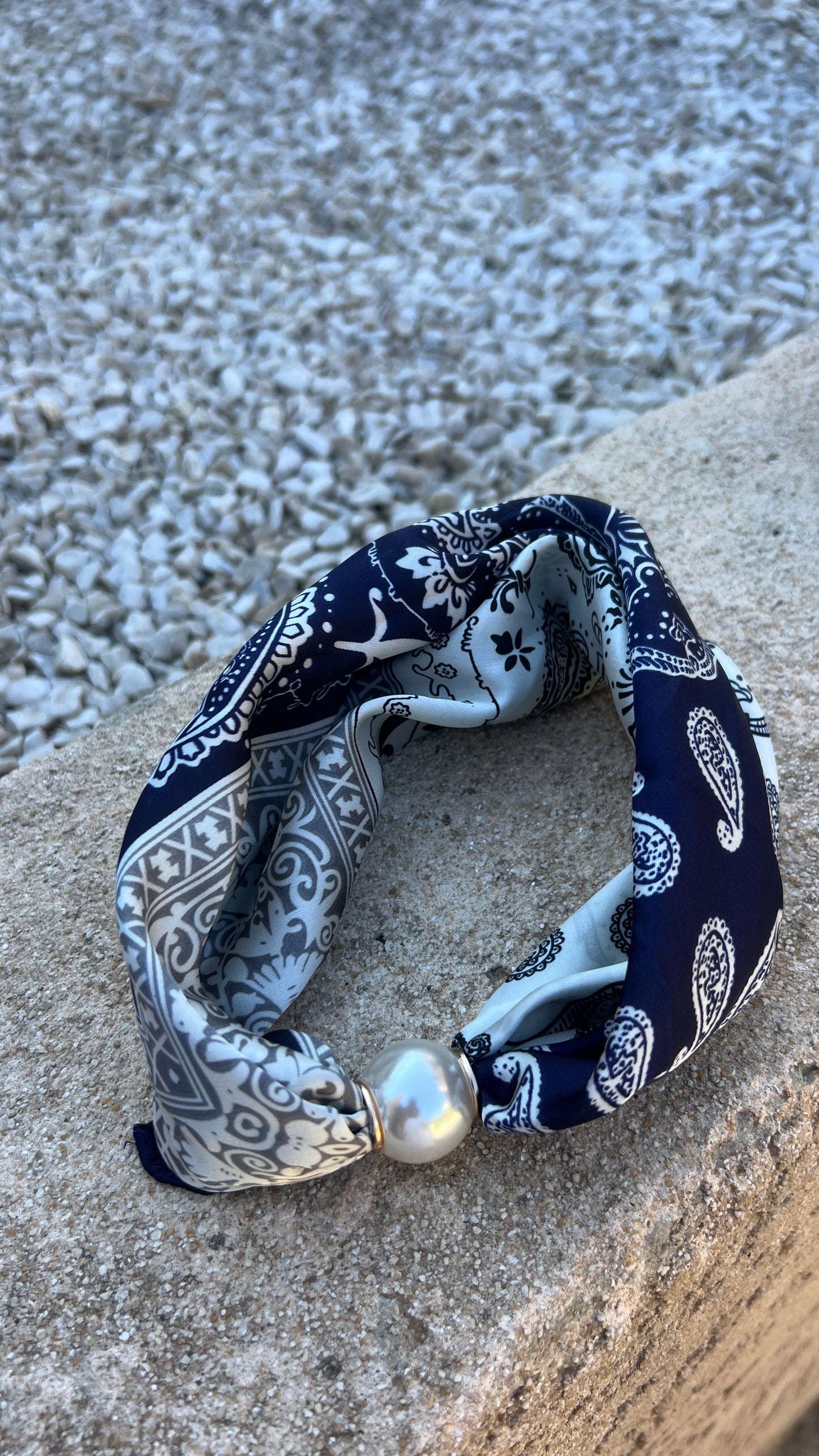 COLLIER FOULARD PERLES "ELEGANCE"
