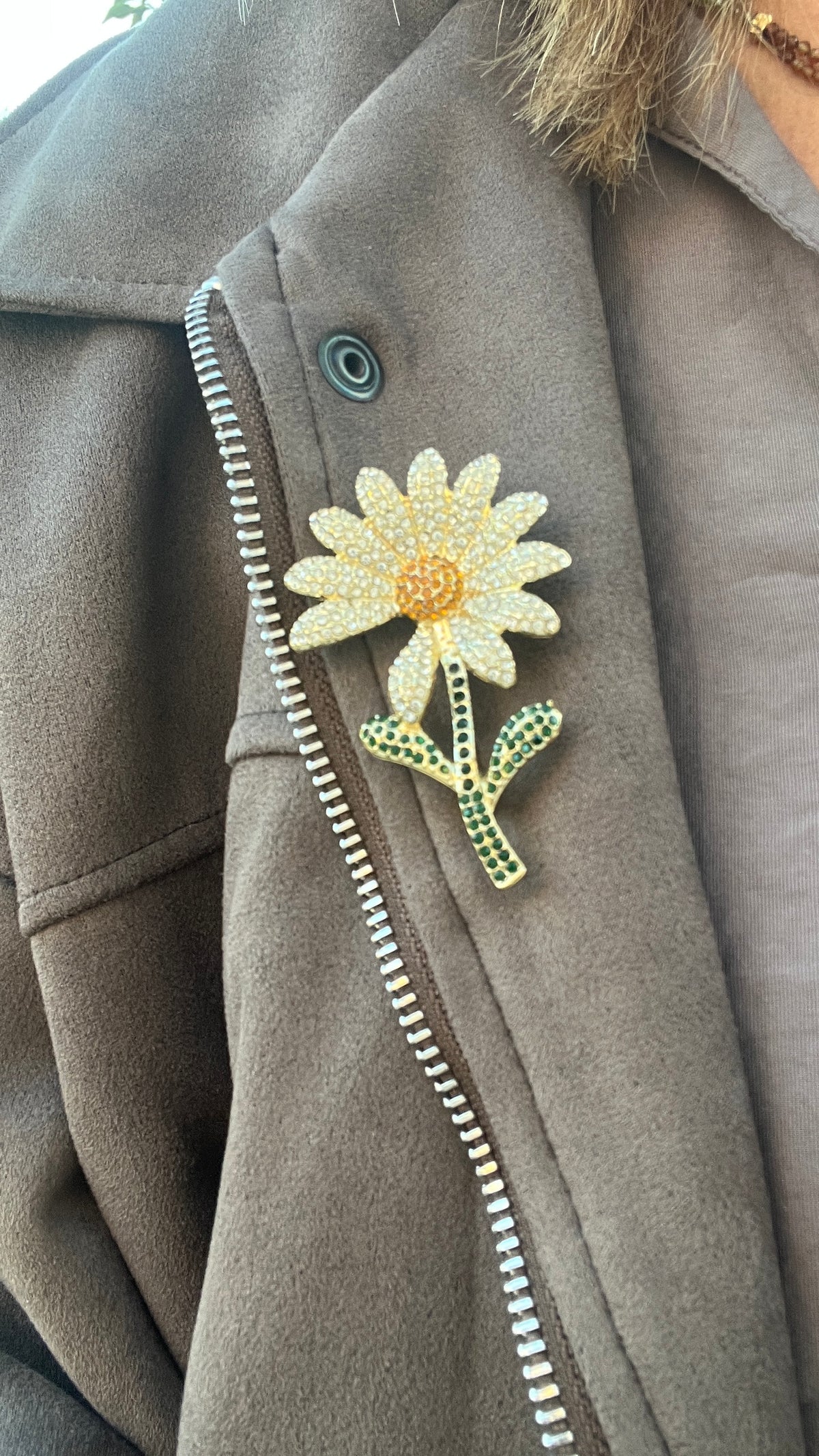 BROCHE MARGUERITE STRASS "HABAHA"