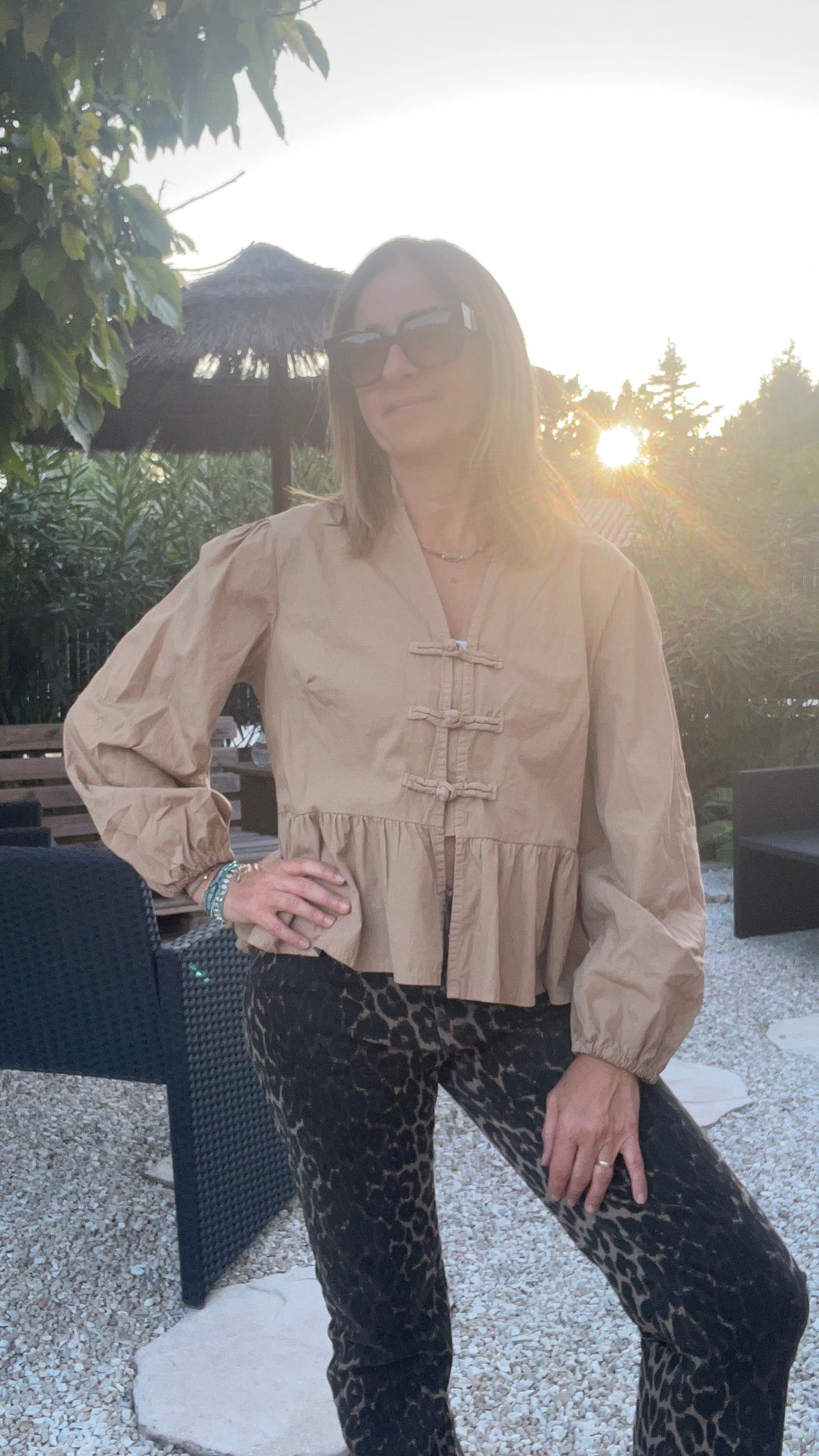 BLOUSE CAMEL AVEC FERMETURE BRANDEBOURG
