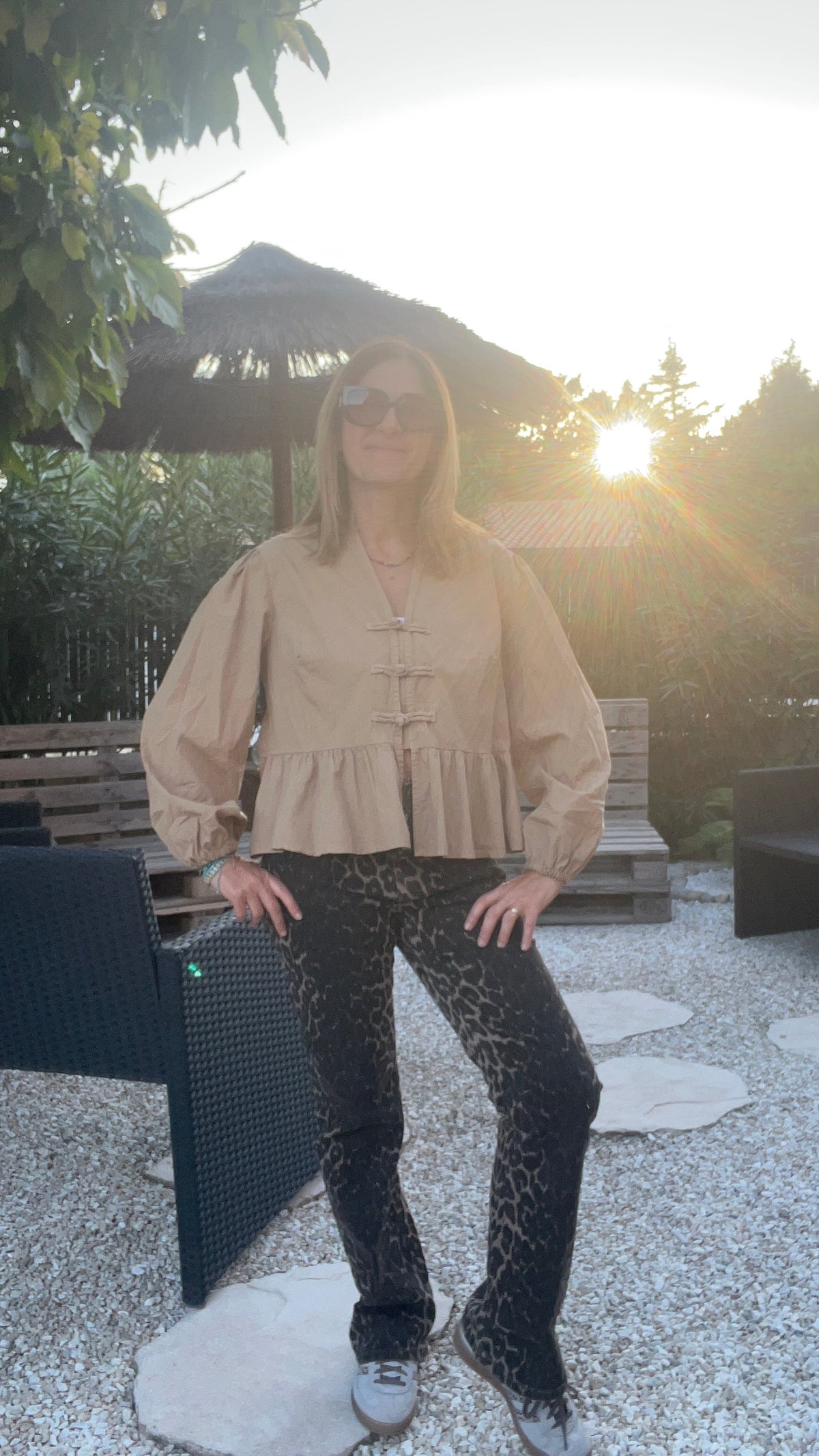 BLOUSE CAMEL AVEC FERMETURE BRANDEBOURG