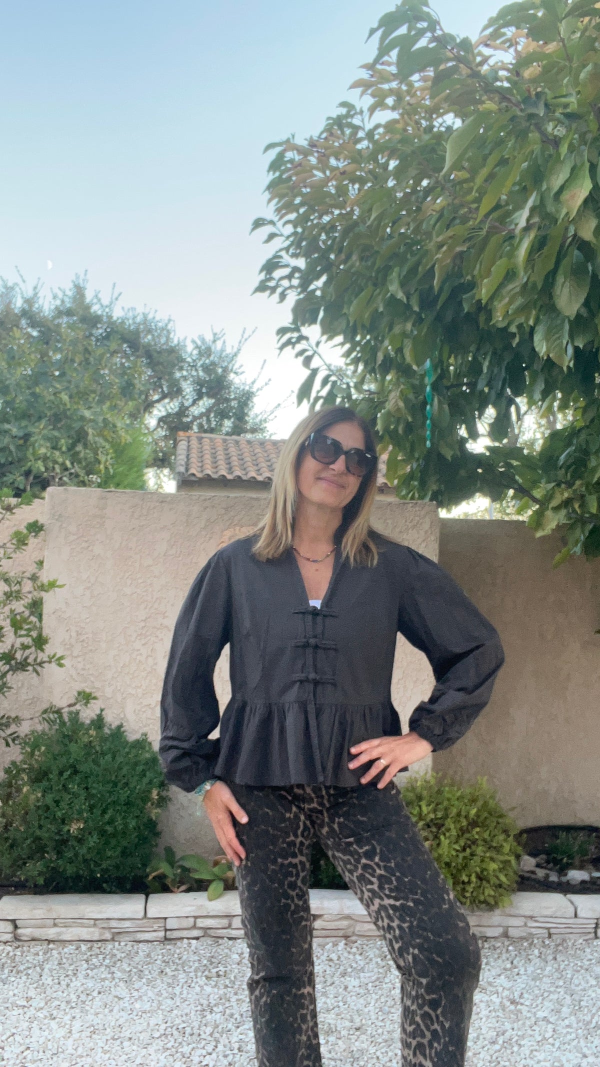 BLOUSE CHOCOLAT AVEC FERMETURE BRANDEBOURG