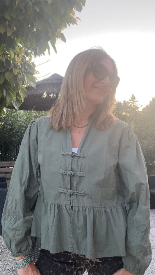 BLOUSE KAKI AVEC FERMETURE BRANDEBOURG