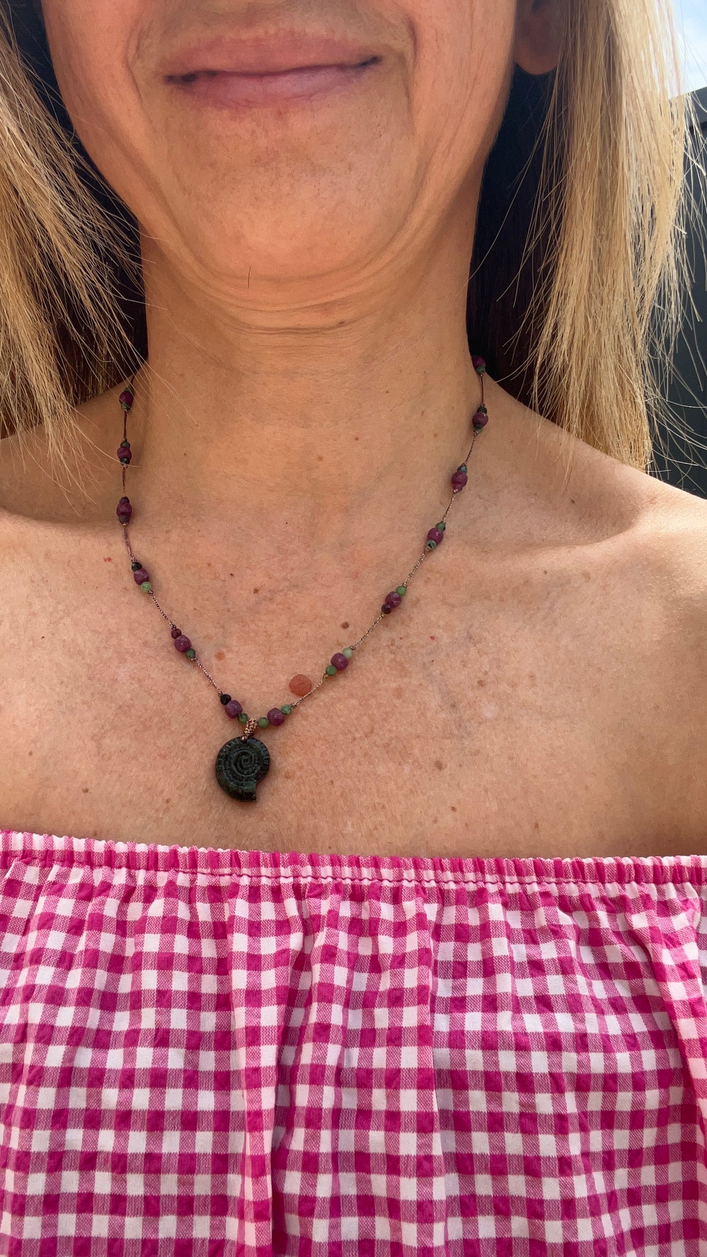 COLLIER VIOLET/BLEU ESCARGOT  "HABAHA"