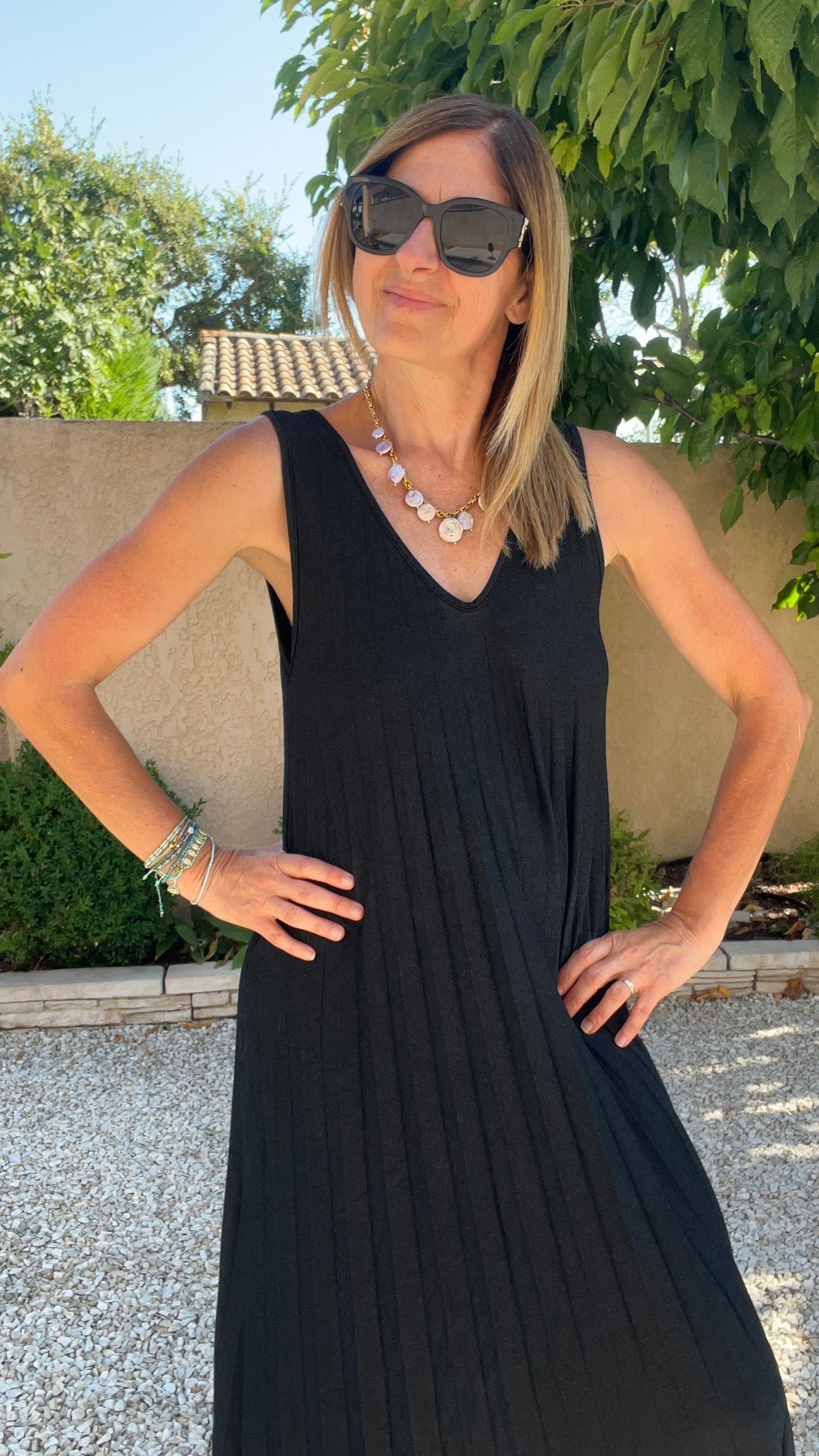 ROBE NOIRE PAILLETEE PLISSEE "LUMINEUSE"