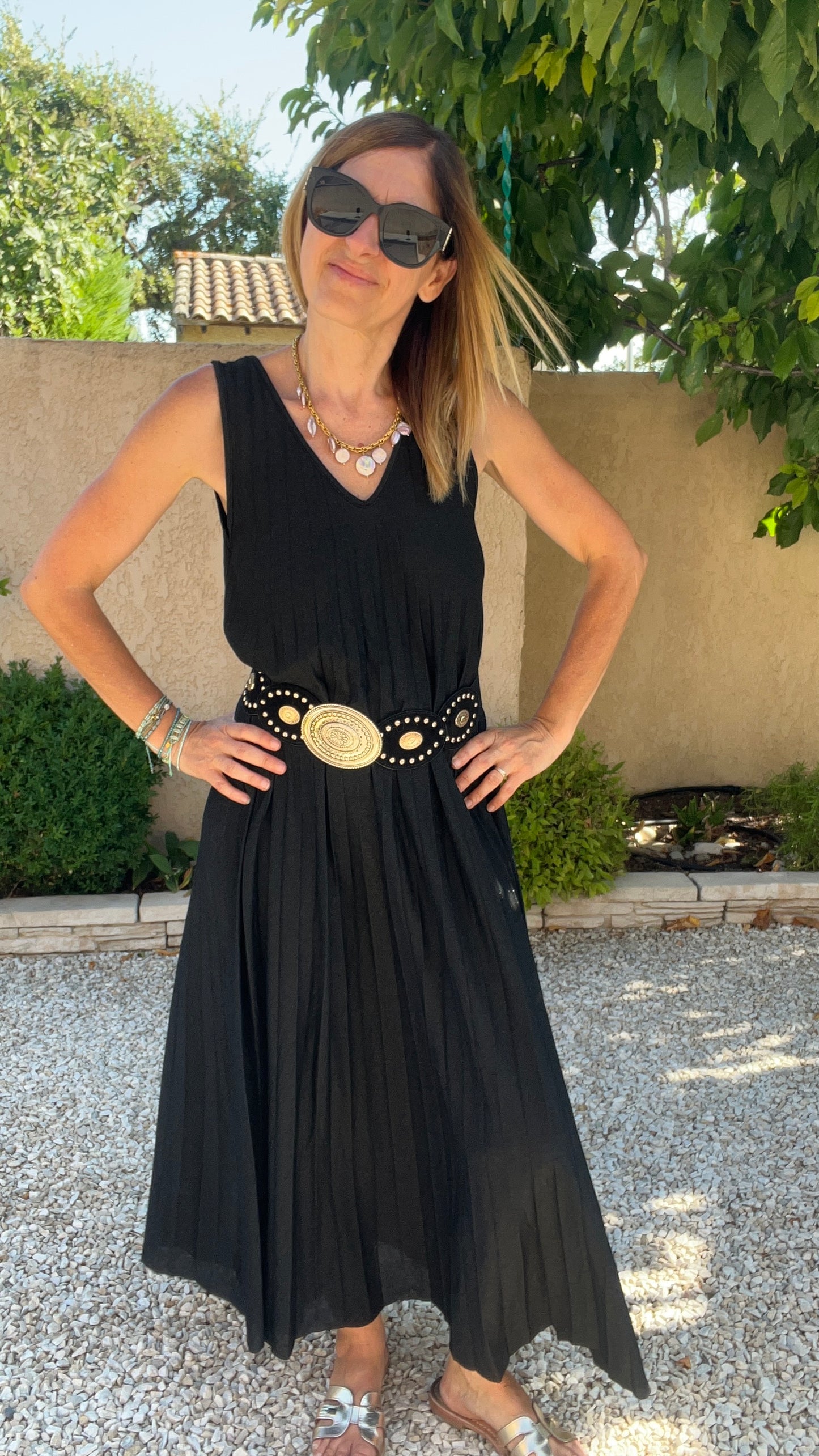 ROBE NOIRE PAILLETEE PLISSEE "LUMINEUSE"
