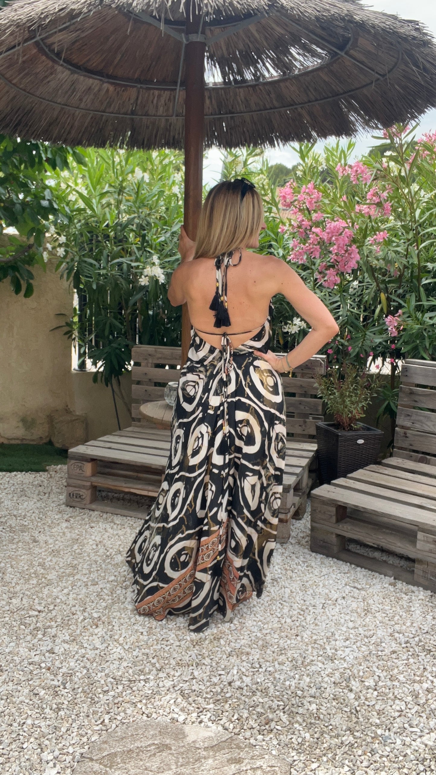 ROBE DOS NU NOIR/BEIGE/DORE