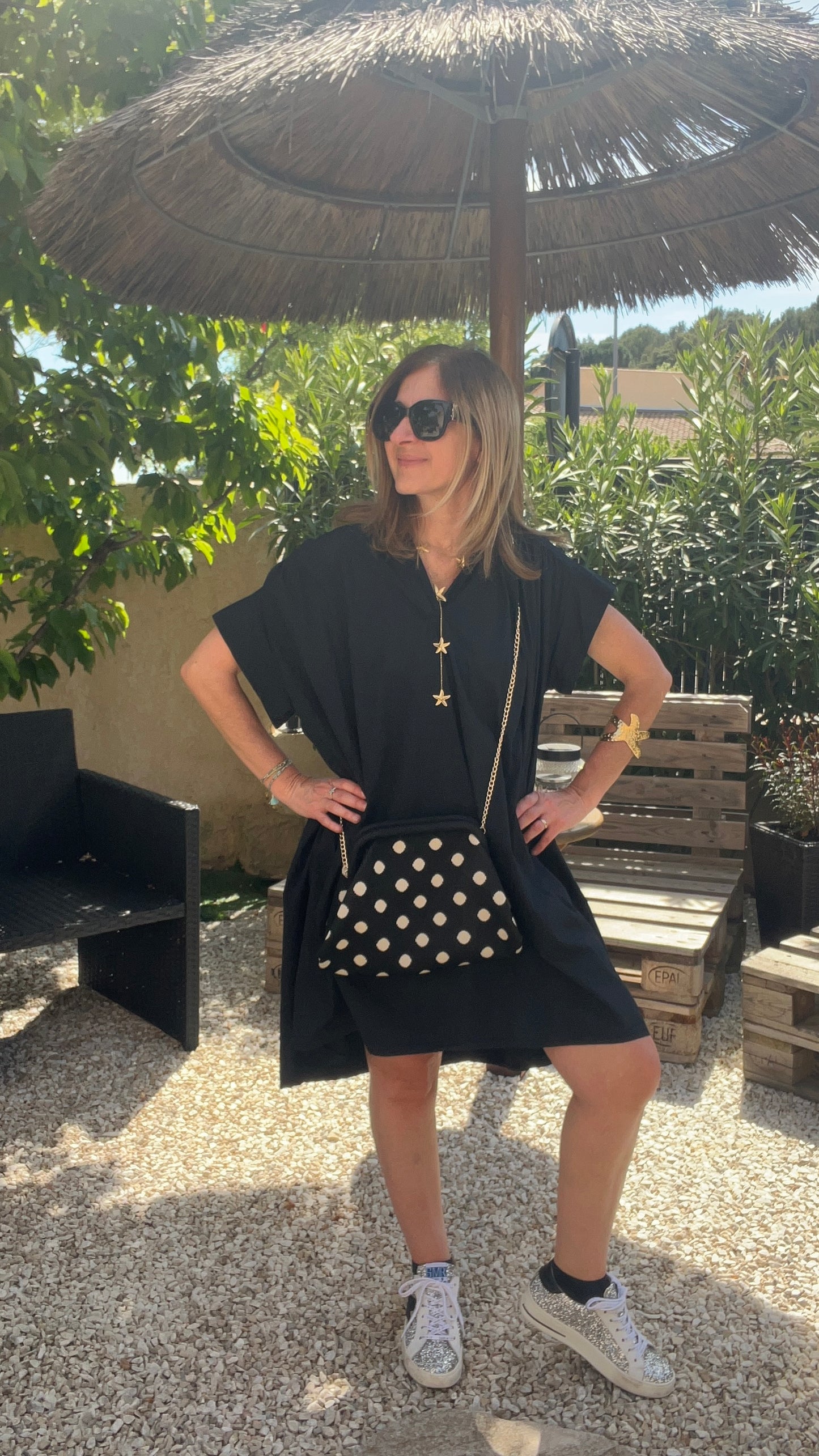 POCHETTE A POIS NOIRE ET BLANCHE