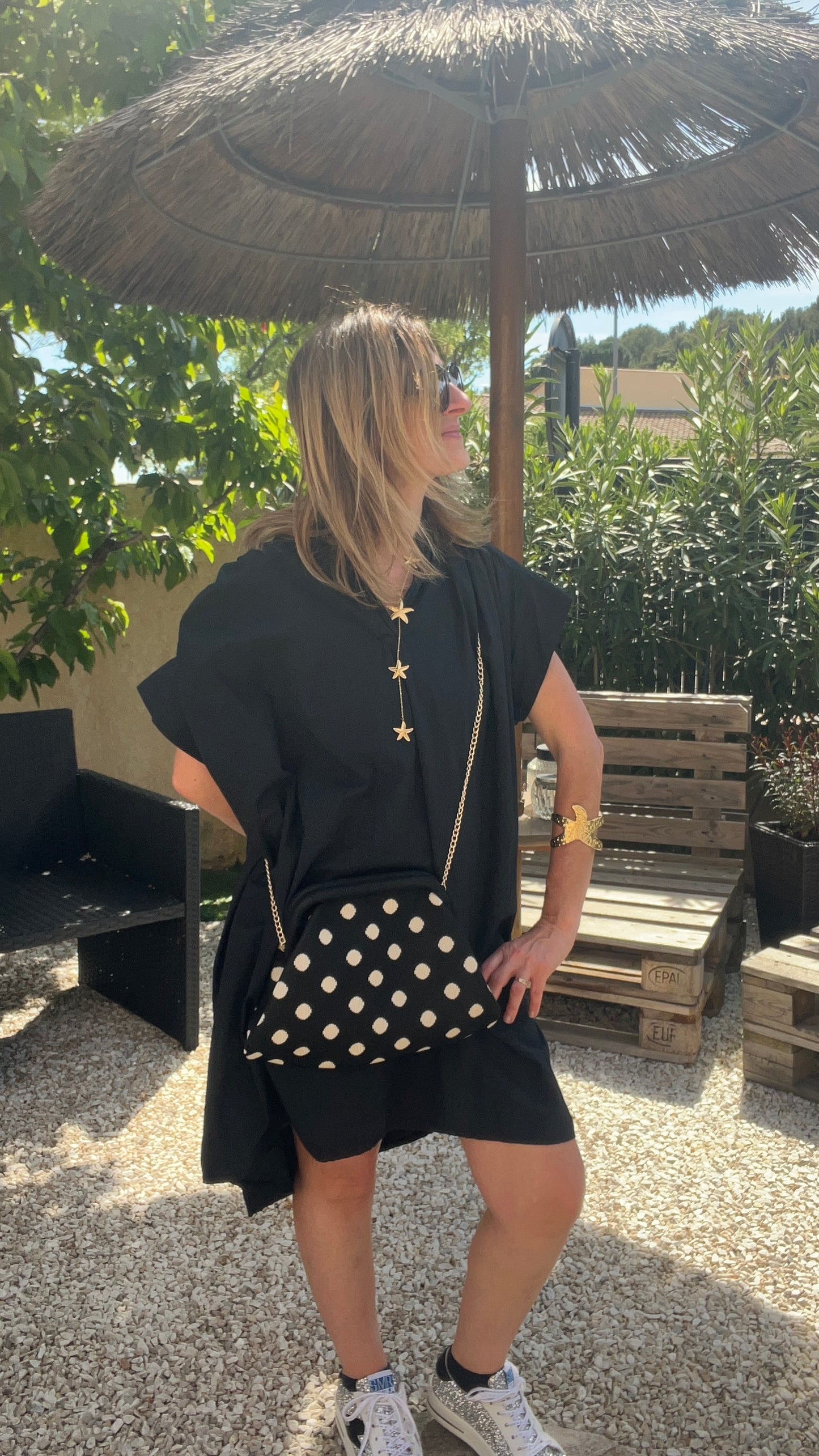 POCHETTE A POIS NOIRE ET BLANCHE