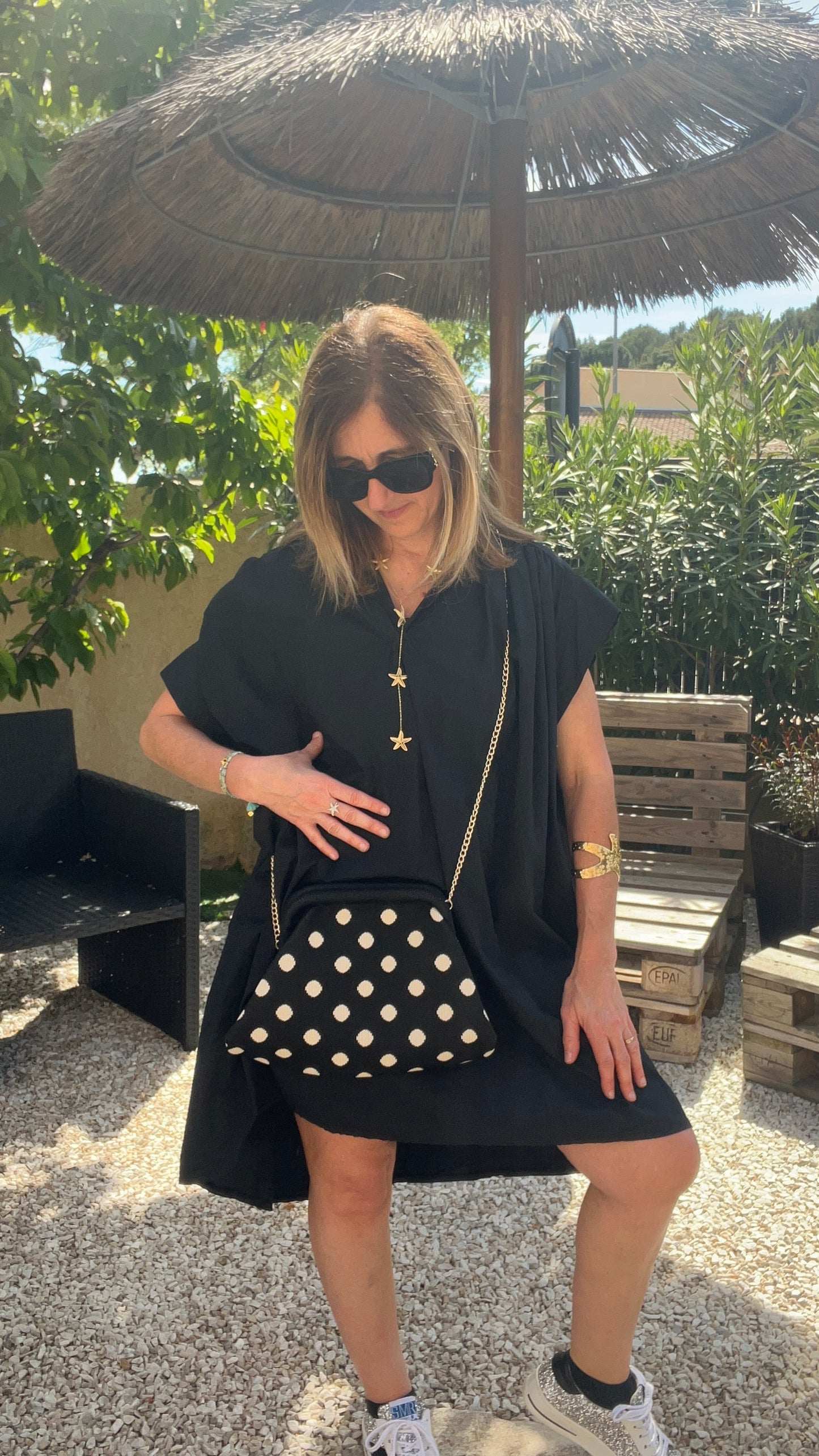 POCHETTE A POIS NOIRE ET BLANCHE
