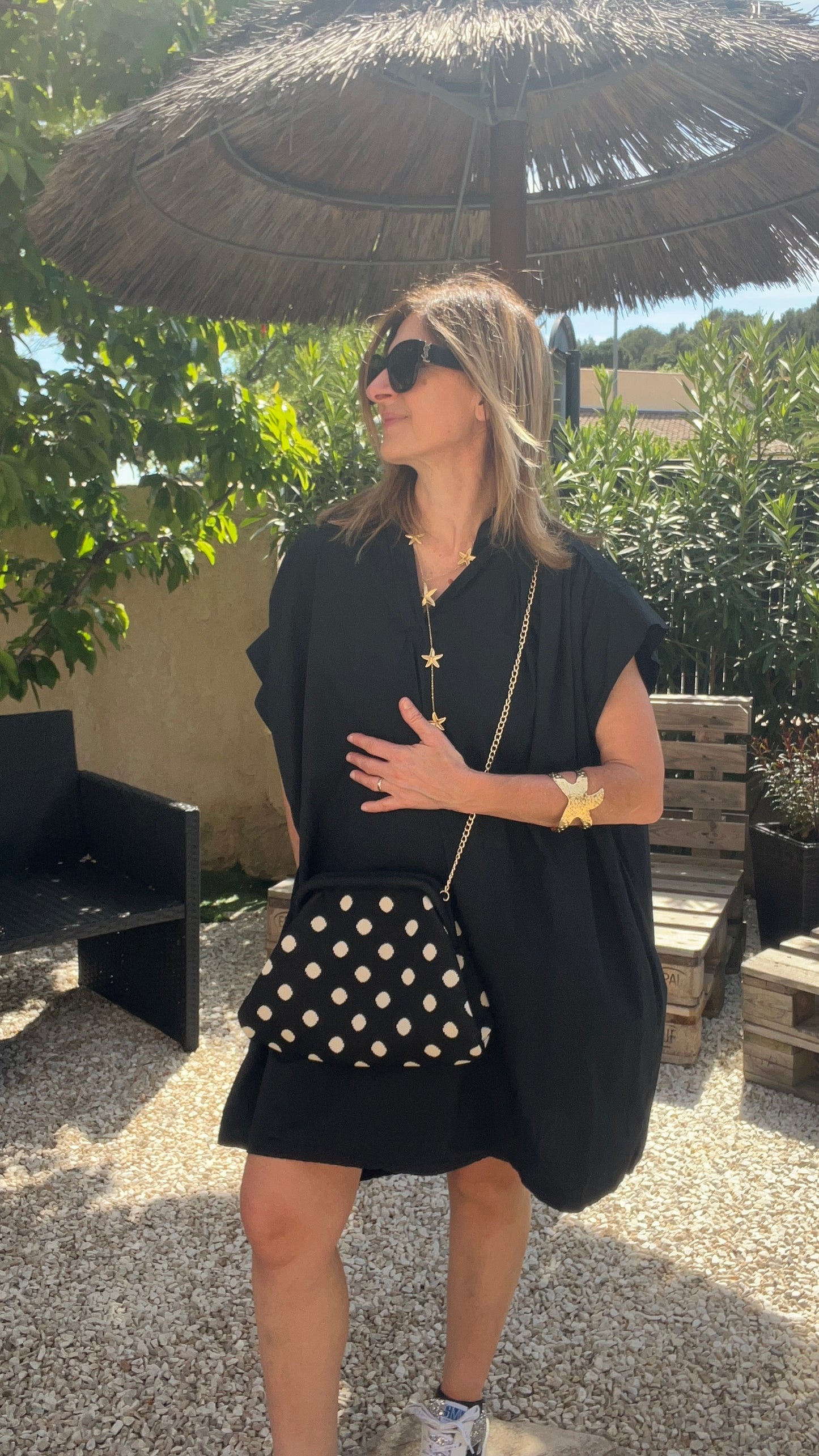 POCHETTE A POIS NOIRE ET BLANCHE