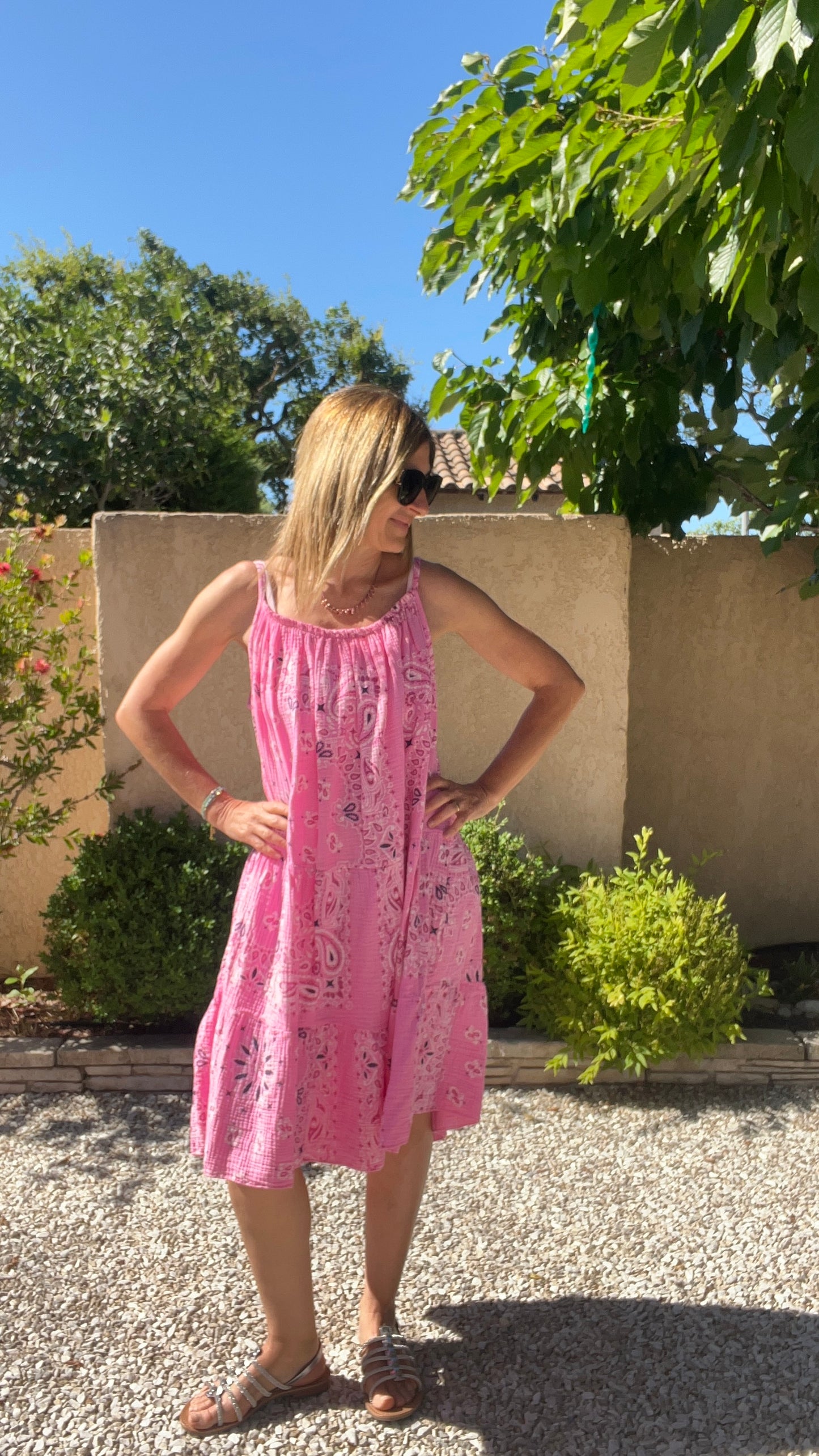 ROBE ROSE MI-LONGUE ROSE BANDANA