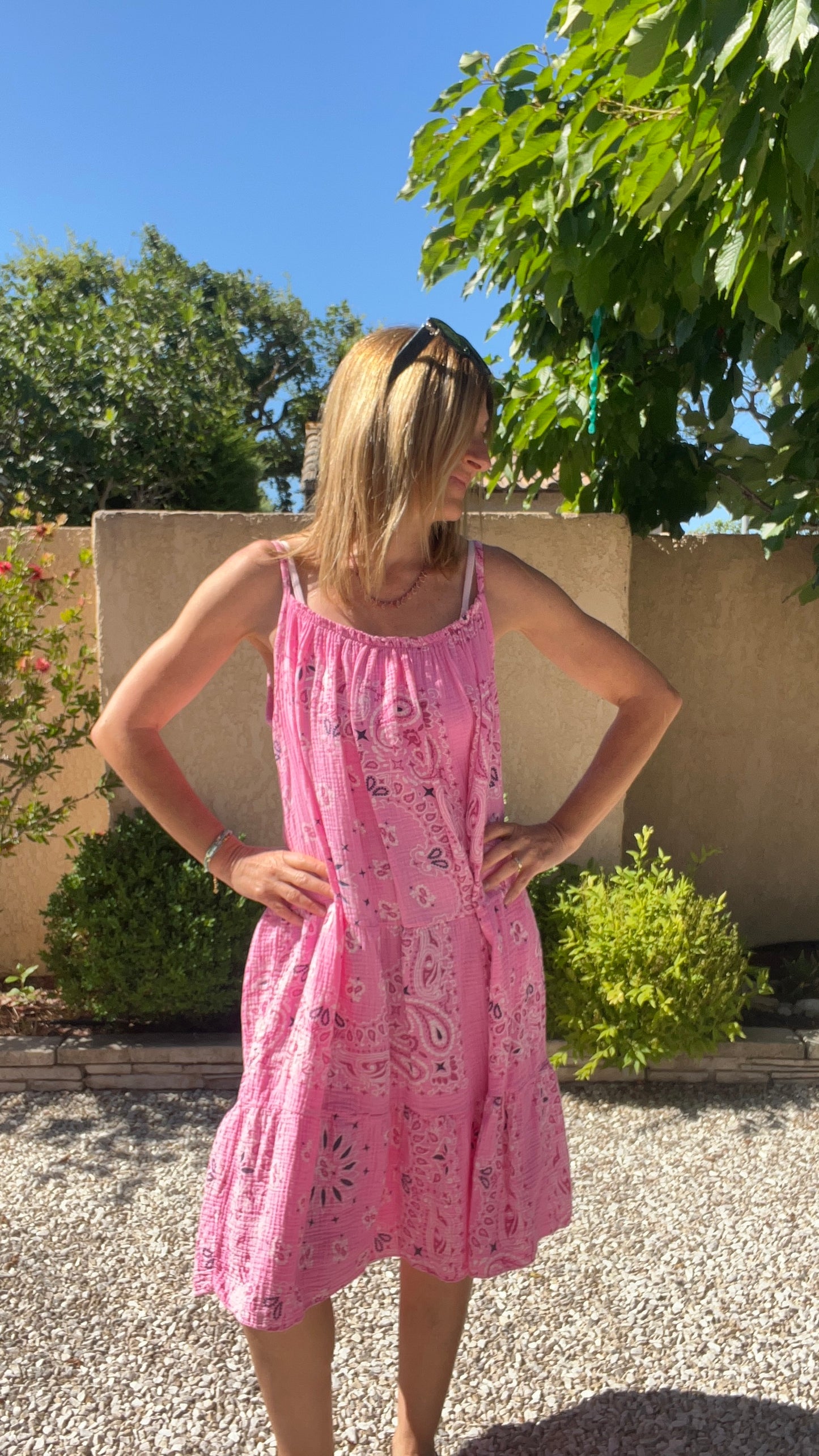 ROBE ROSE MI-LONGUE ROSE BANDANA