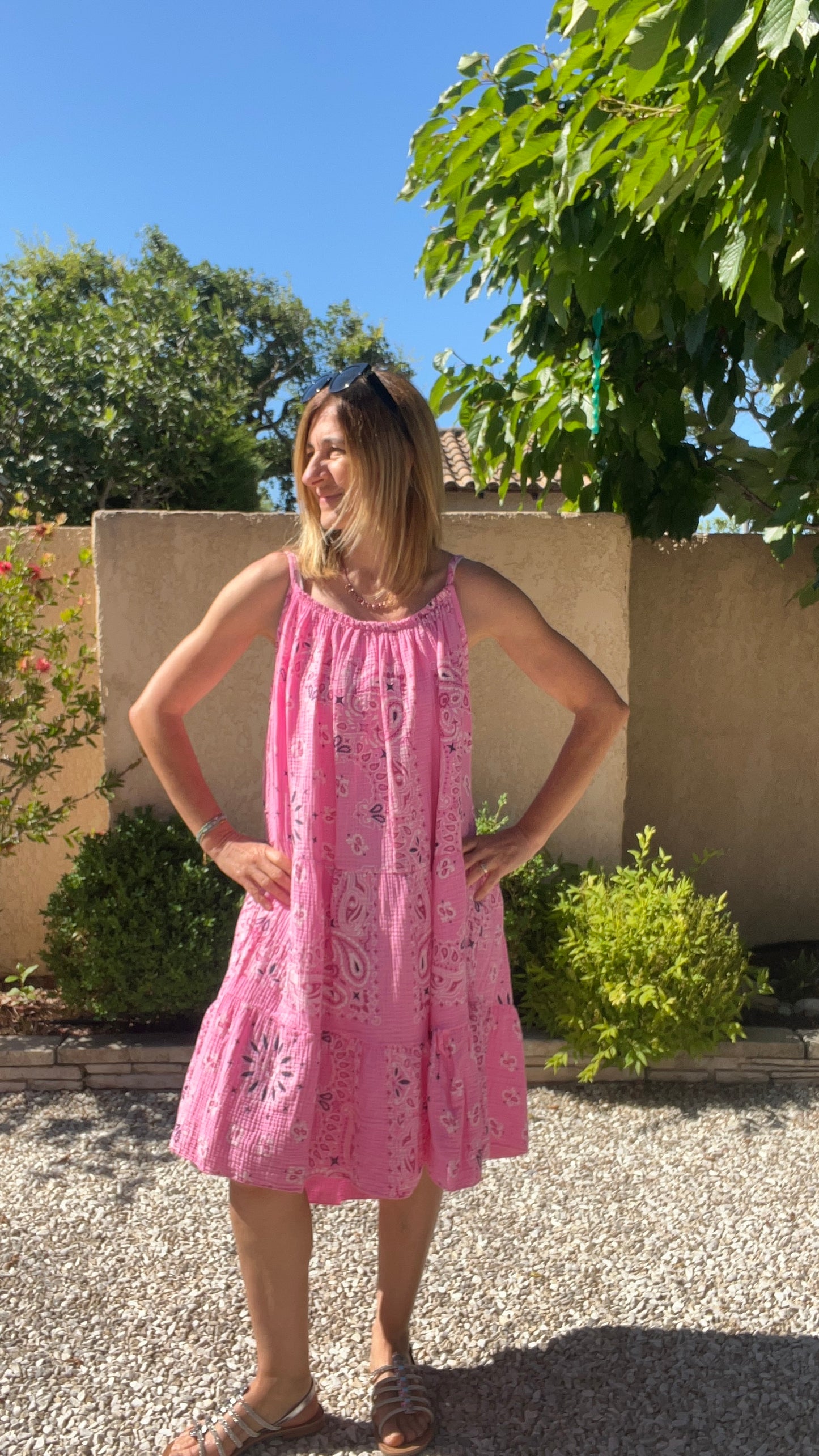 ROBE ROSE MI-LONGUE ROSE BANDANA