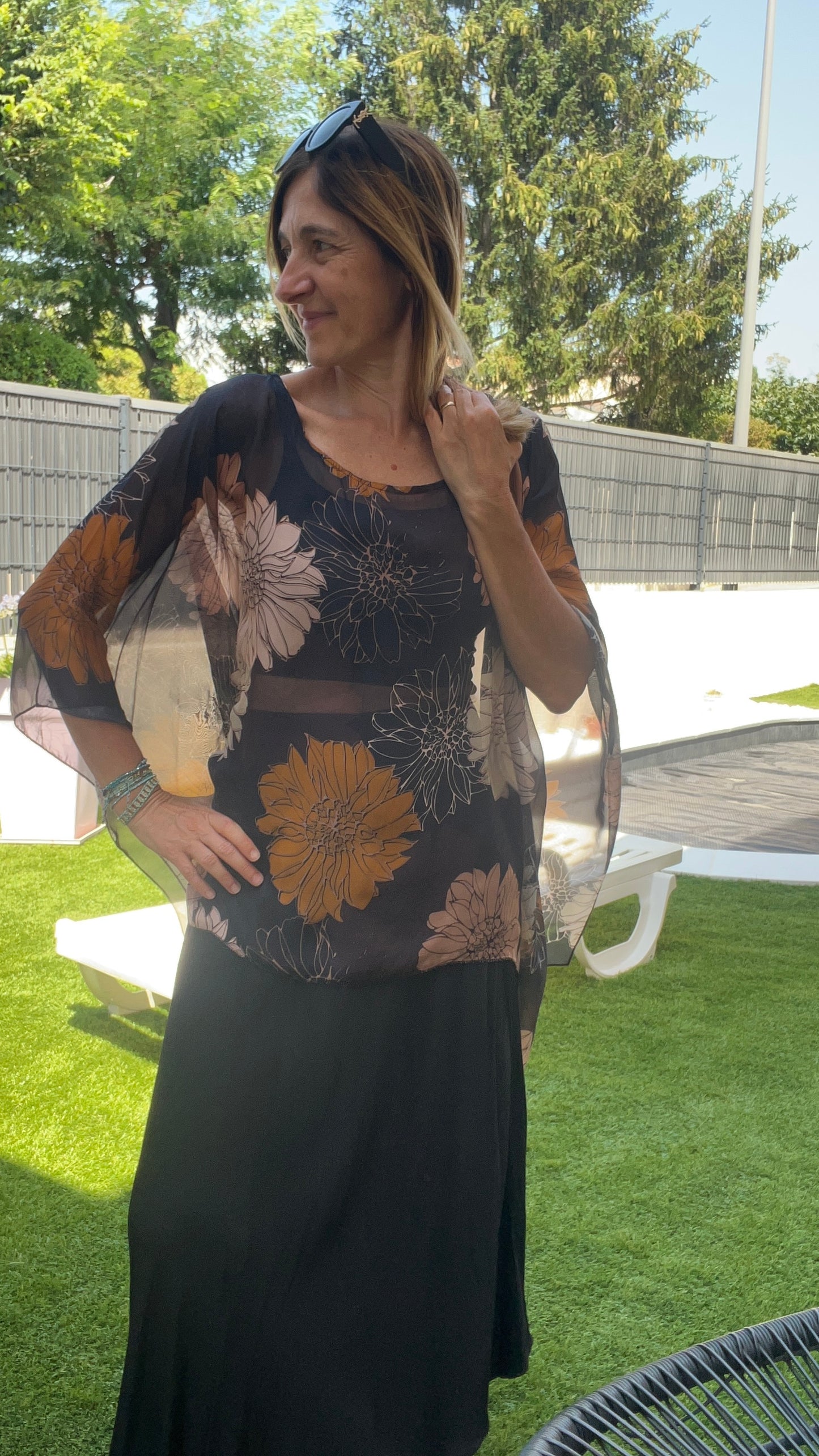 PONCHO FLEURI NOIR/BEIGE/ROUILLE