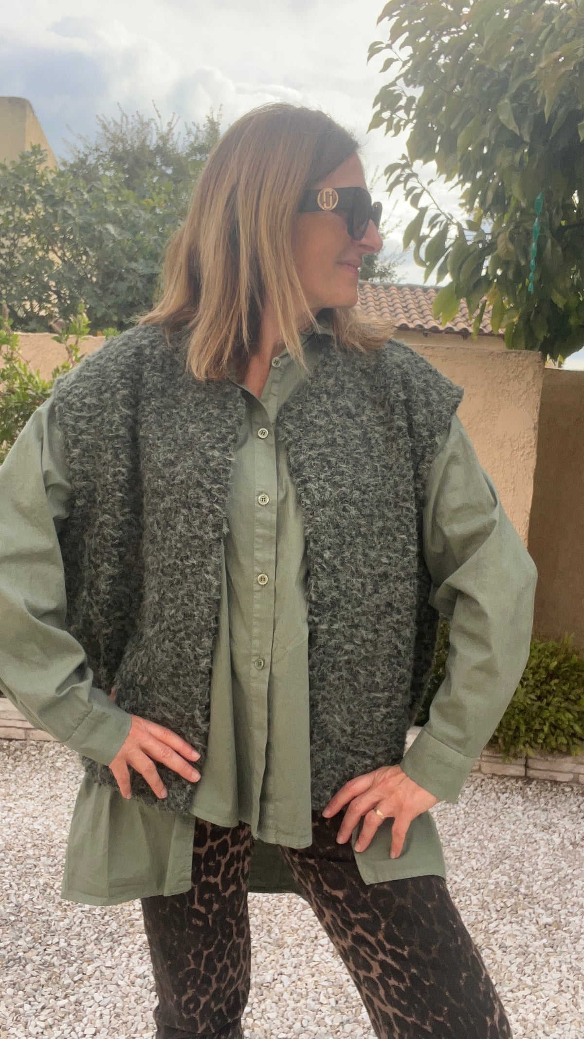 VESTE  KAKI SANS MANCHES « MARIE »