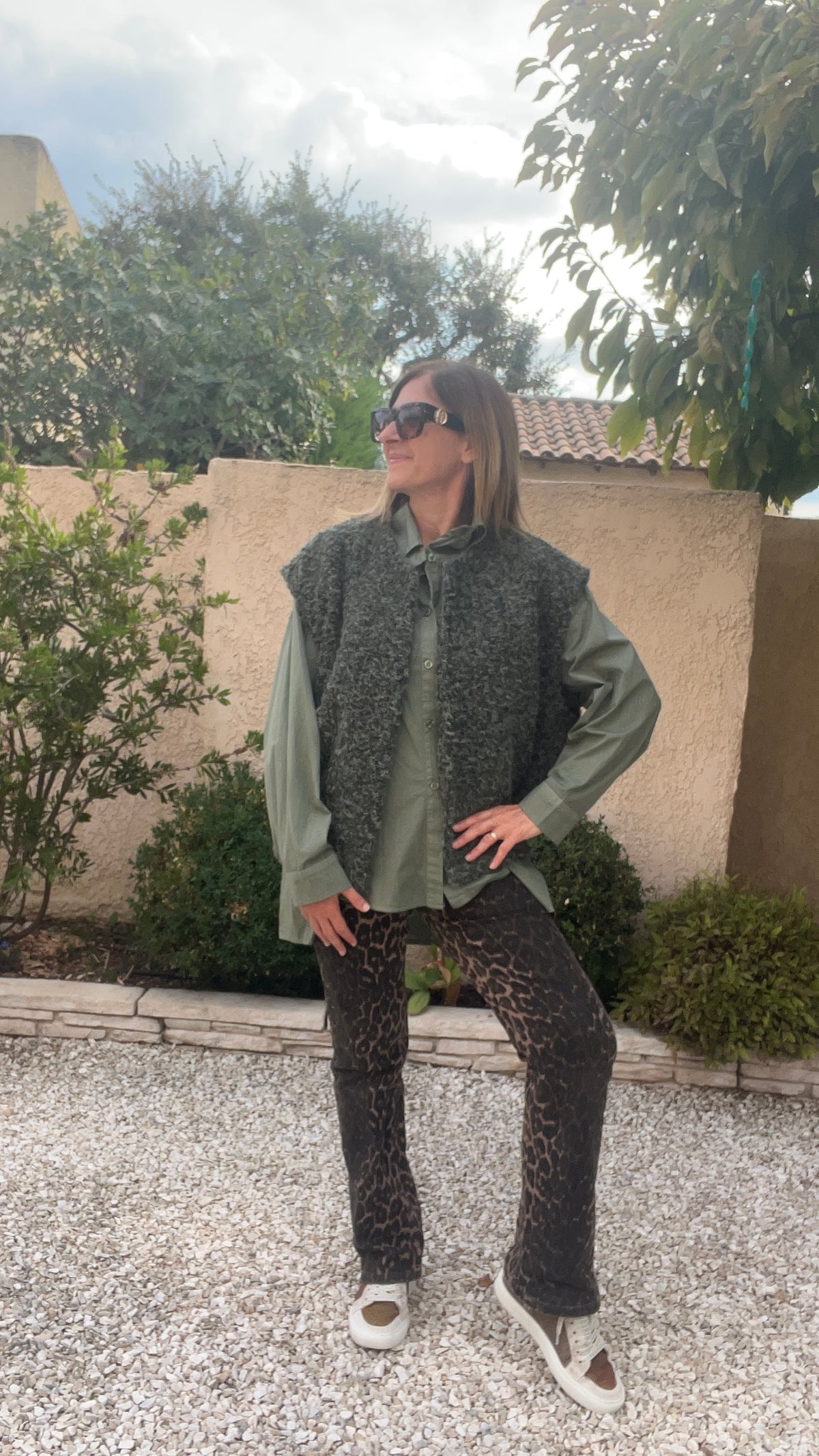 VESTE  KAKI SANS MANCHES « MARIE »