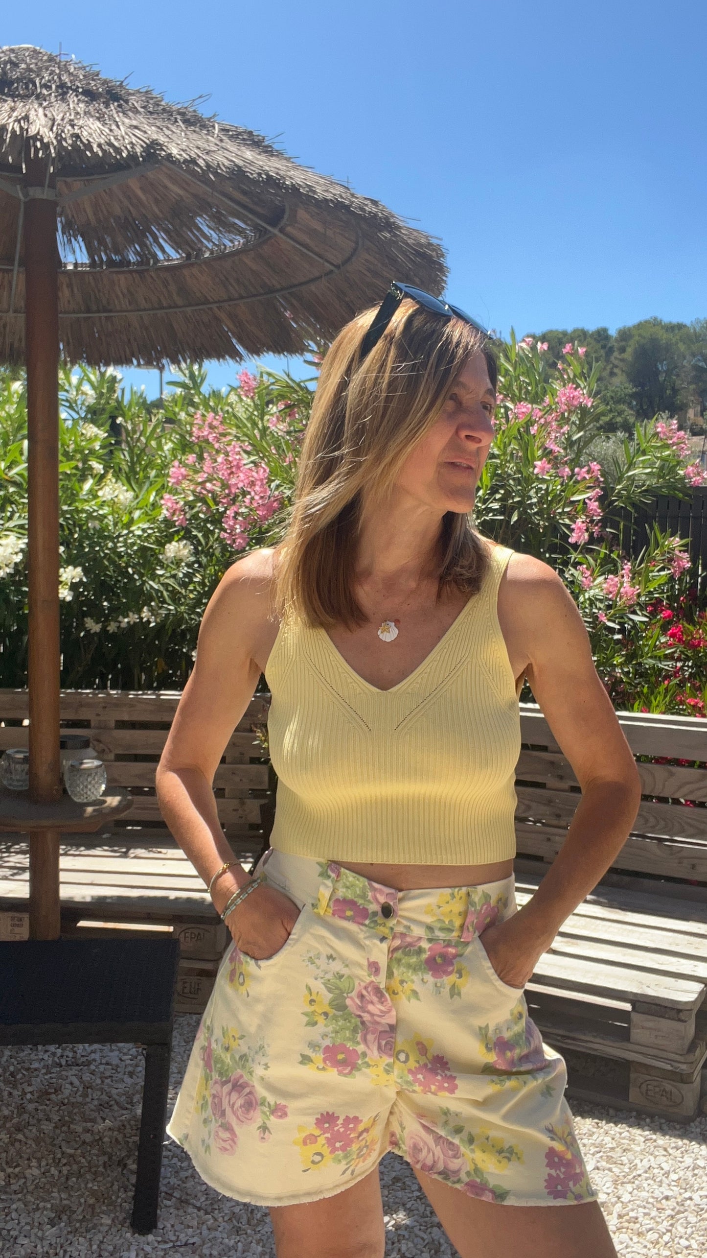 CROP TOP A FINE BRETELLES