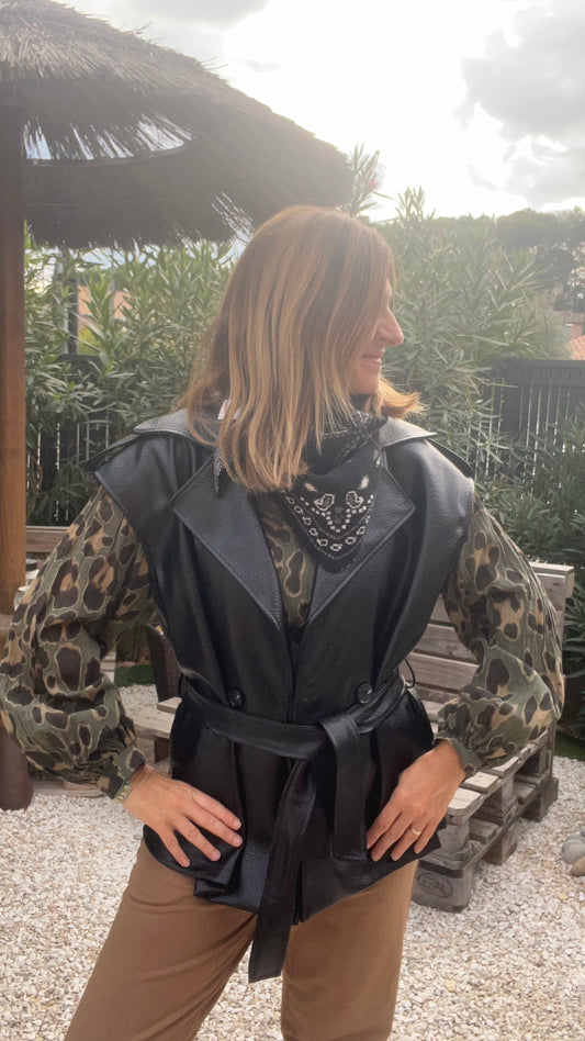 VESTE SANS MANCHES FAÇON CUIR NOIR
