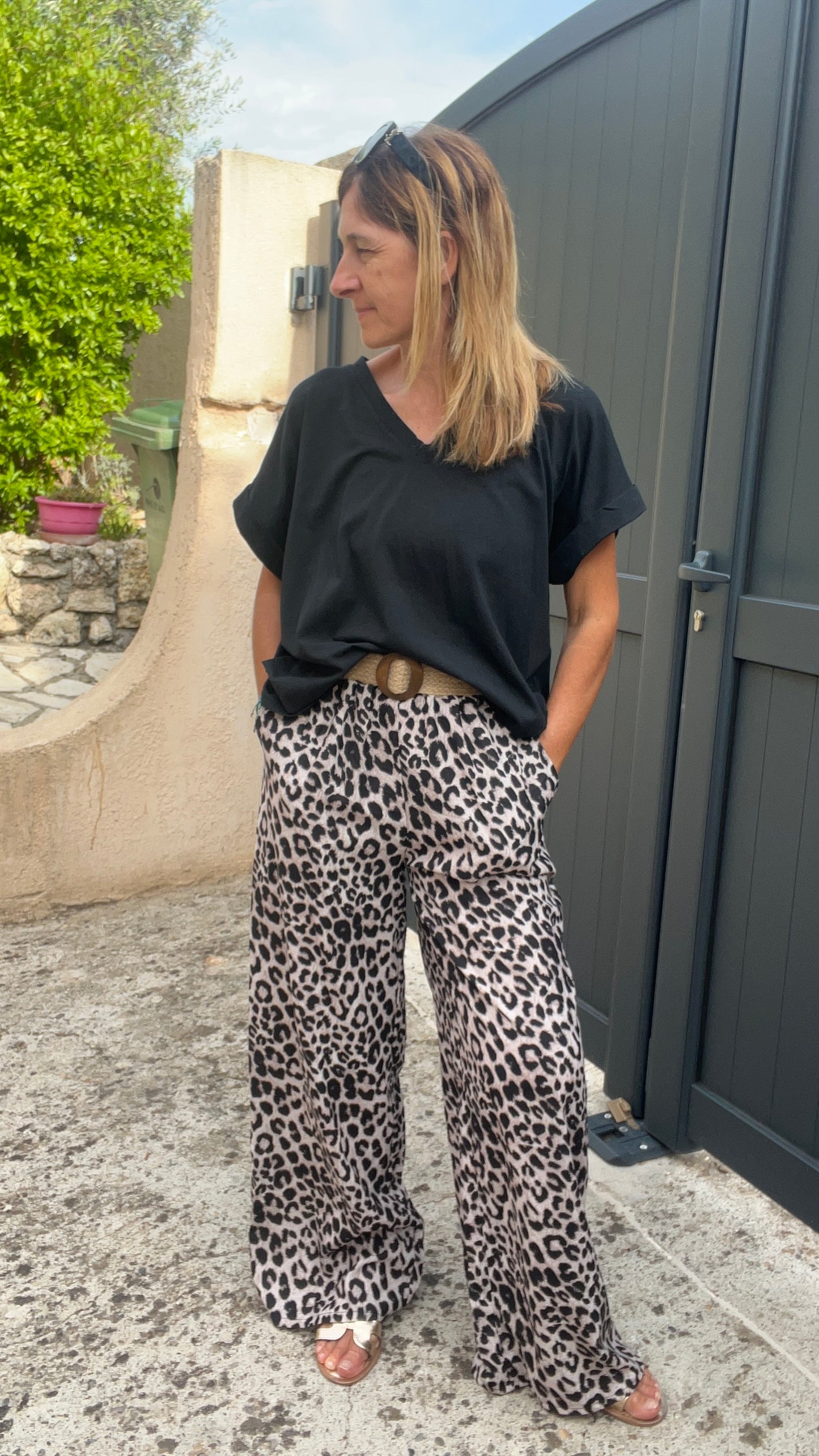 TEE-SHIRT NOIR COL EN V