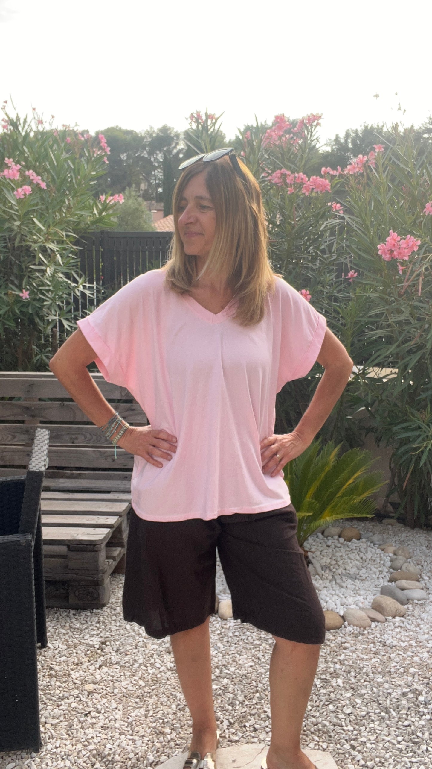 TEE-SHIRT ROSE COL EN V