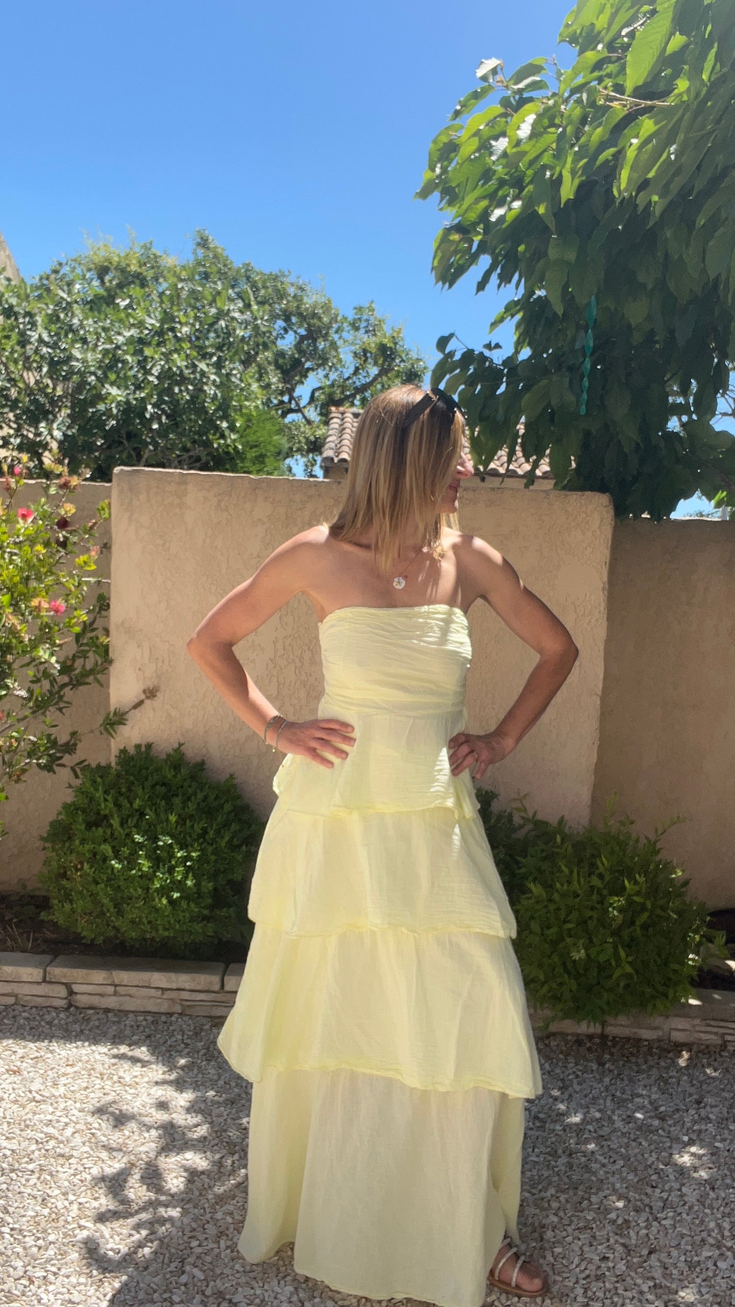 ROBE BUSTIER JAUNE LONGUE A VOLANT