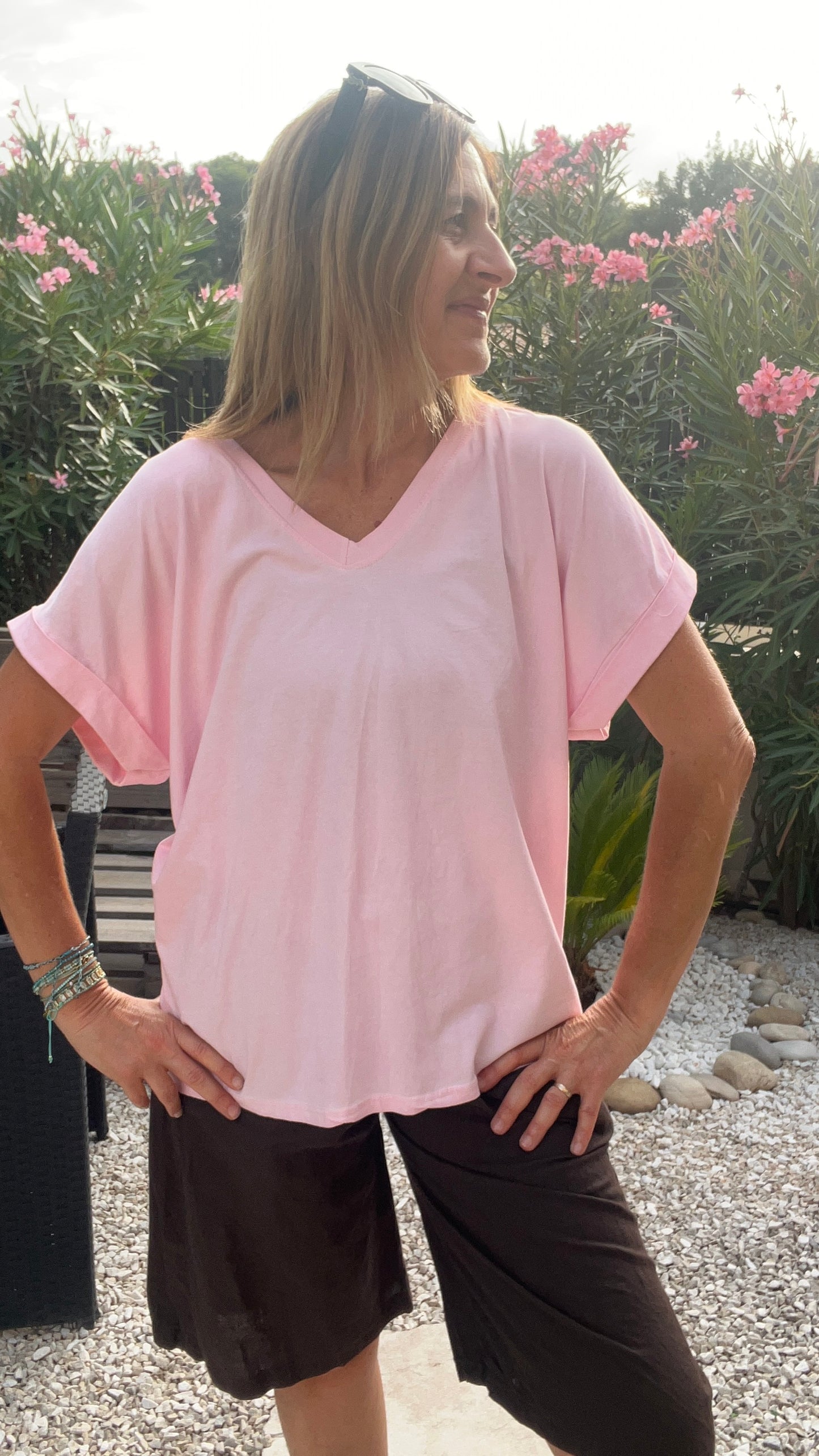 TEE-SHIRT ROSE COL EN V